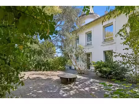suresnes - maison 9 pièces 667 m² - 1140 m² terrain