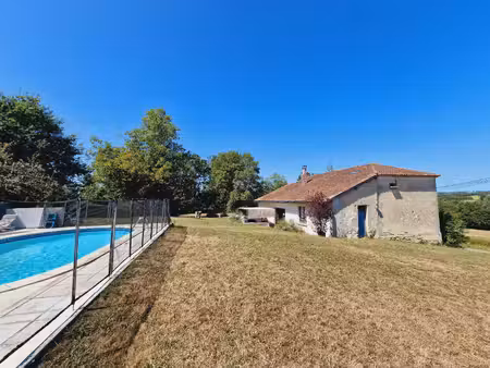 maison en pierre avec 3 chambres et piscine
