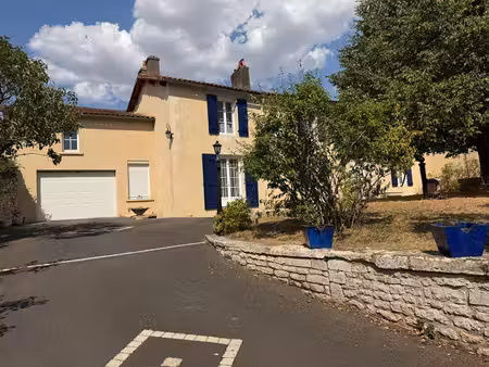 maison nanteuil 6 pièce(s) 161m2