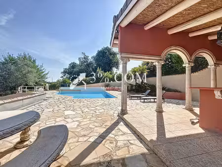 très belle maison 200 m2 avec piscine sur parcelle de 3038 m2