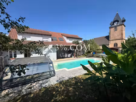 3%com propriété composée de 2 maisons - piscine et jardin