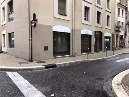 location commerce avignon 276 m²