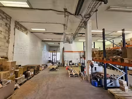 location entrepôt buc 78530 183m²