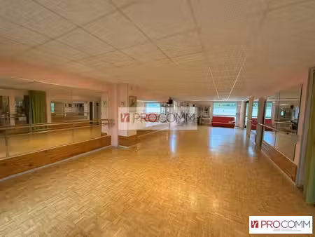 location commerce chartres 28000 126m²