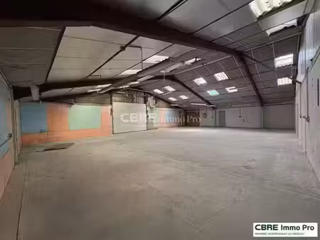 location local d'activités fontaine-le-comte 402 m²