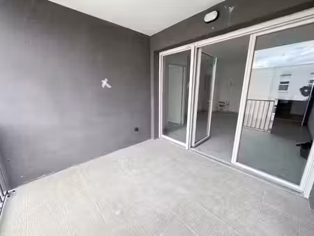 location appartement 2 pièces 38.5 m² à arles (13200)  582 €