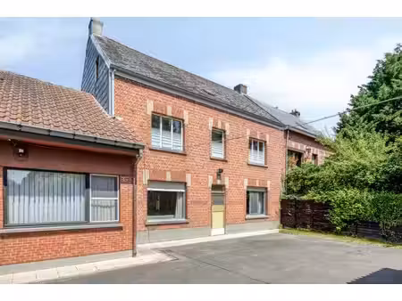 te renoveren woning op uiterst rustige locatie