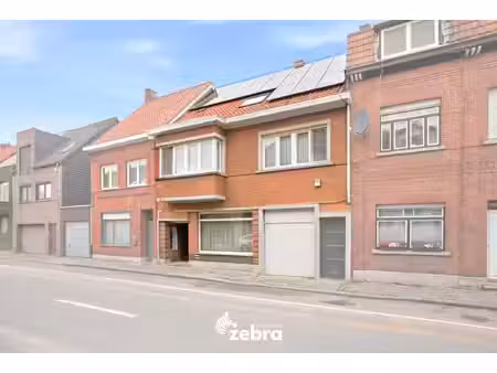 ruime woning met 4 slaapkamers en tuin te oostrozebeke!