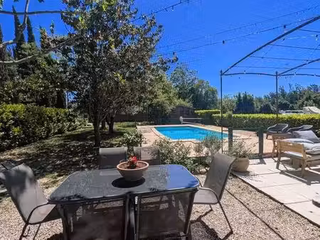 villa avec garage piscine et grand terrain