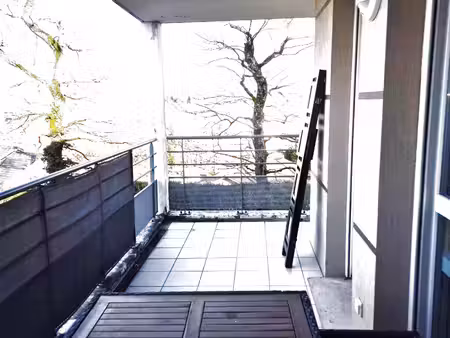 appartement t1 entièrement meublé  terrasse  1 parking sécurisé en sous sol.