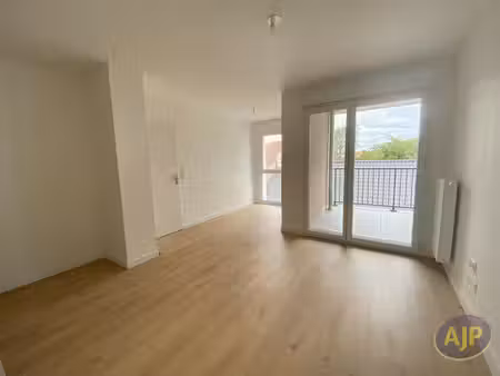 à louer appartement 39 28 m² – 640 € |challans