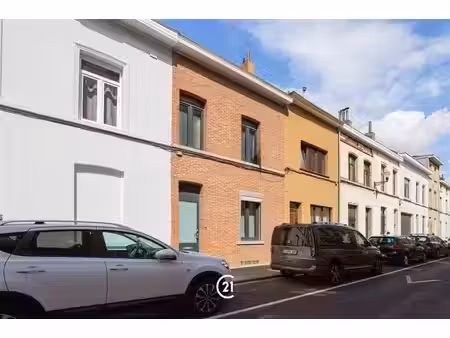 immeuble de rapport à vendre avec terrasse et 4 chambres   jette (rbw75768)