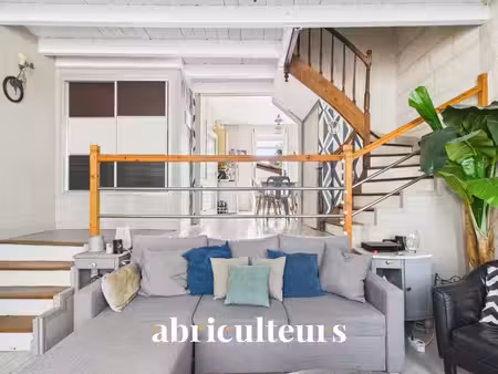 maison de ville de 90 m² avec cour en vente à saintes (17100)