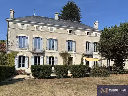 maison de maitre avec parc et piscine