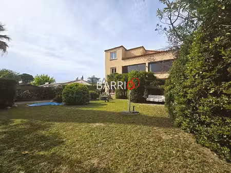 grande maison familliale de 3 appartements à saint-génis-des-f