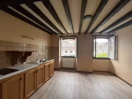 location appartement 3 pièces 41 m² à saint-jean-pied-de-port (64220)