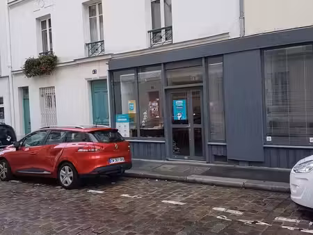 location bureaux 73 m² à 74 m²