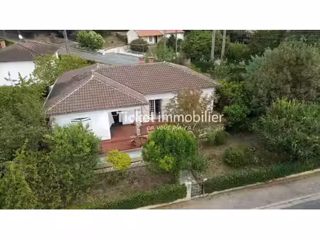 maison t4 136m2 de plain-pied + grand sous-sol total à aménager  terrain 786m2 piscinable 