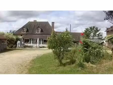 propriété avec 13 hectares 20 ares