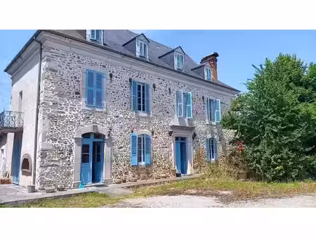 location maison 6 pièces 187 m² à beuste (64800)  870 €