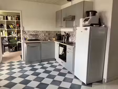 location maison 5 pièces 108 m² à les herbiers (85500)  800 €