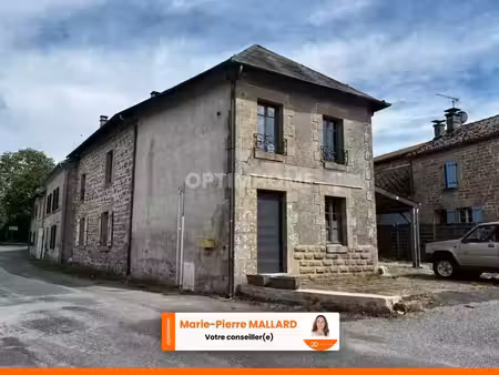 une belle bâtisse en pierre au cœur d’un village creusois à soubrebost (23)