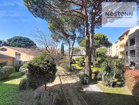 appartement 2 pièces à louer à fréjus  loggia  balcon et parking piscine