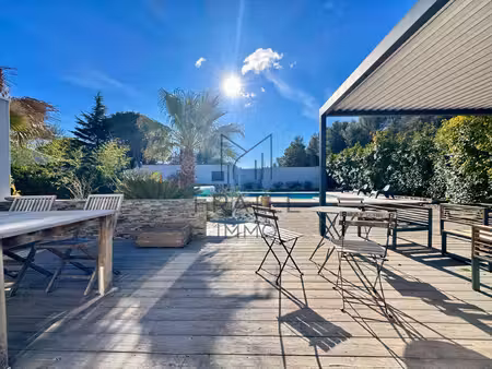 villa t5 rénovée de 130 m2 avec dépendance de 30 m2 sur 1 133 m2 de parcelle
