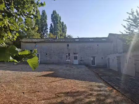 maison magnifiquement rénovée - une combinaison parfaite de confort moderne et de...