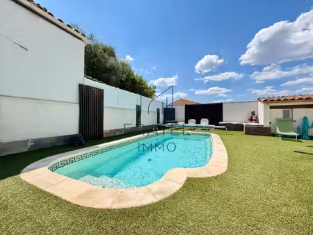 maison de plain-pied de 140 m2 avec piscine