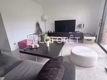 location maison 6 pièces 145 m² à cappelle-en-pévèle (59242)  1 910 €