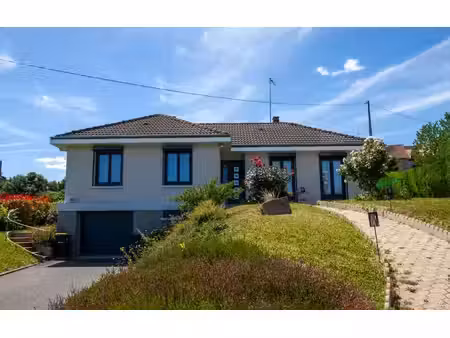 lumineuse et accueillante  cette maison n'attend plus que vous