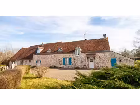 propriété de charme avec piscine  dépendances et fort potentiel près de...