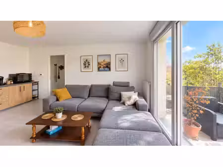 à vendre – t3 63 m² – balcon – 2 parkings – vue dégagée