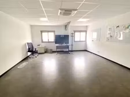 bureau de prestige de 450 m2 en location - bastia  france