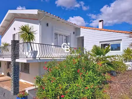 villa tout confort entièrement rénovée avec piscine et spa