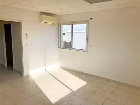location bureaux 80 m²