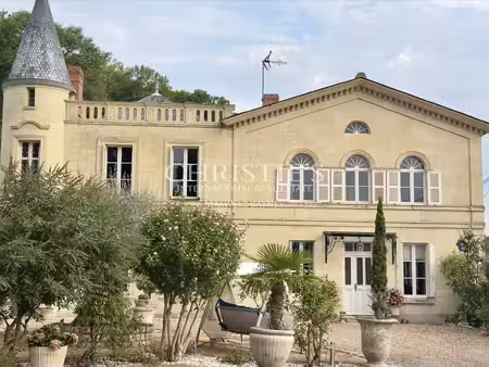 manoir néoclassique au fil de la loire