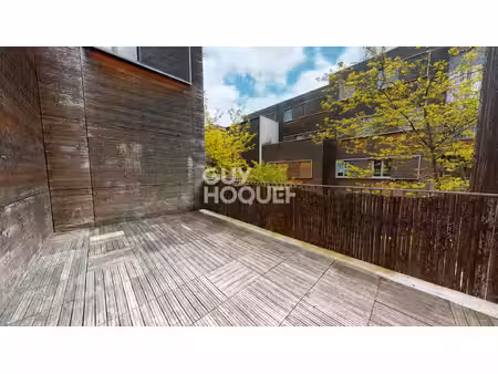 2 pièces très agréable avec grande terrasse et garage