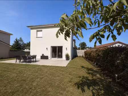 maison t4 avec grand jardin à saint romain de jalionas