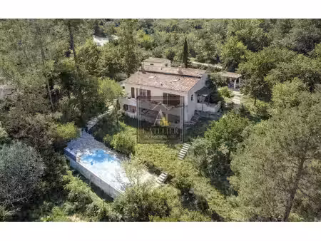 maison de caractère avec dépendance  sous-sol et piscine au calme absolu sur 3000 m2