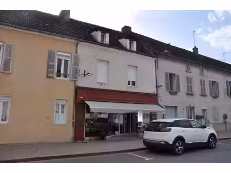 immeuble en centre-ville de lapalisse  à usage de commerce et d'habitation (ensemble...