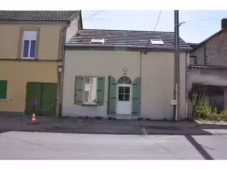 jolie maison avec 2 chambres  locataire en place