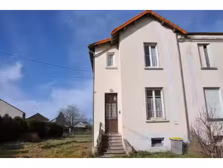 maison de ville avec 2 chambres et terrain de 1643 m2