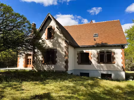 belle maison de maçon 8 pièces  idéalement située