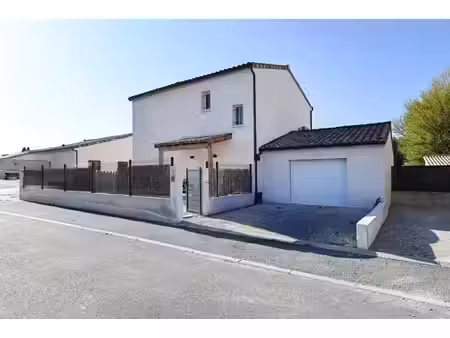 maison de 4 pièces de 128 m² à piolenc