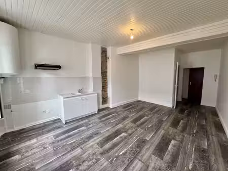 villeneuve sur lot  appartement t2 bis entièrement refait à