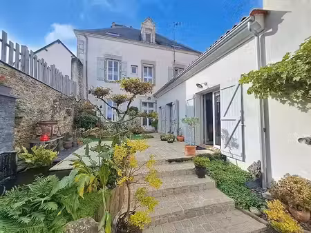 vente maison 10 pièces 316 m² à la garnache (85710)  313 000 €