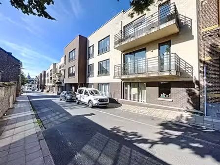 agréable apt 2 ch de +/- 96m² situé avec terrasse !