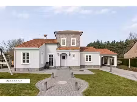 villa avec écuries sur un magnifique terrain de 3 761 m² -